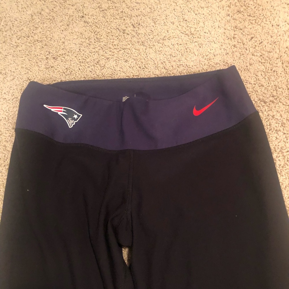 Nike Women’s Patriots pants L